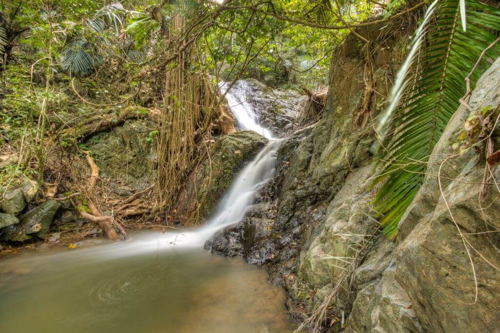 Kbal Damrey waterfall 