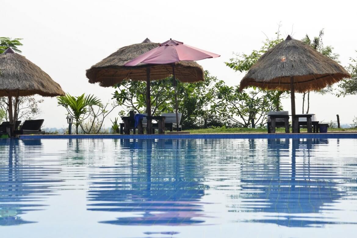 swimming-pool-at-pailin